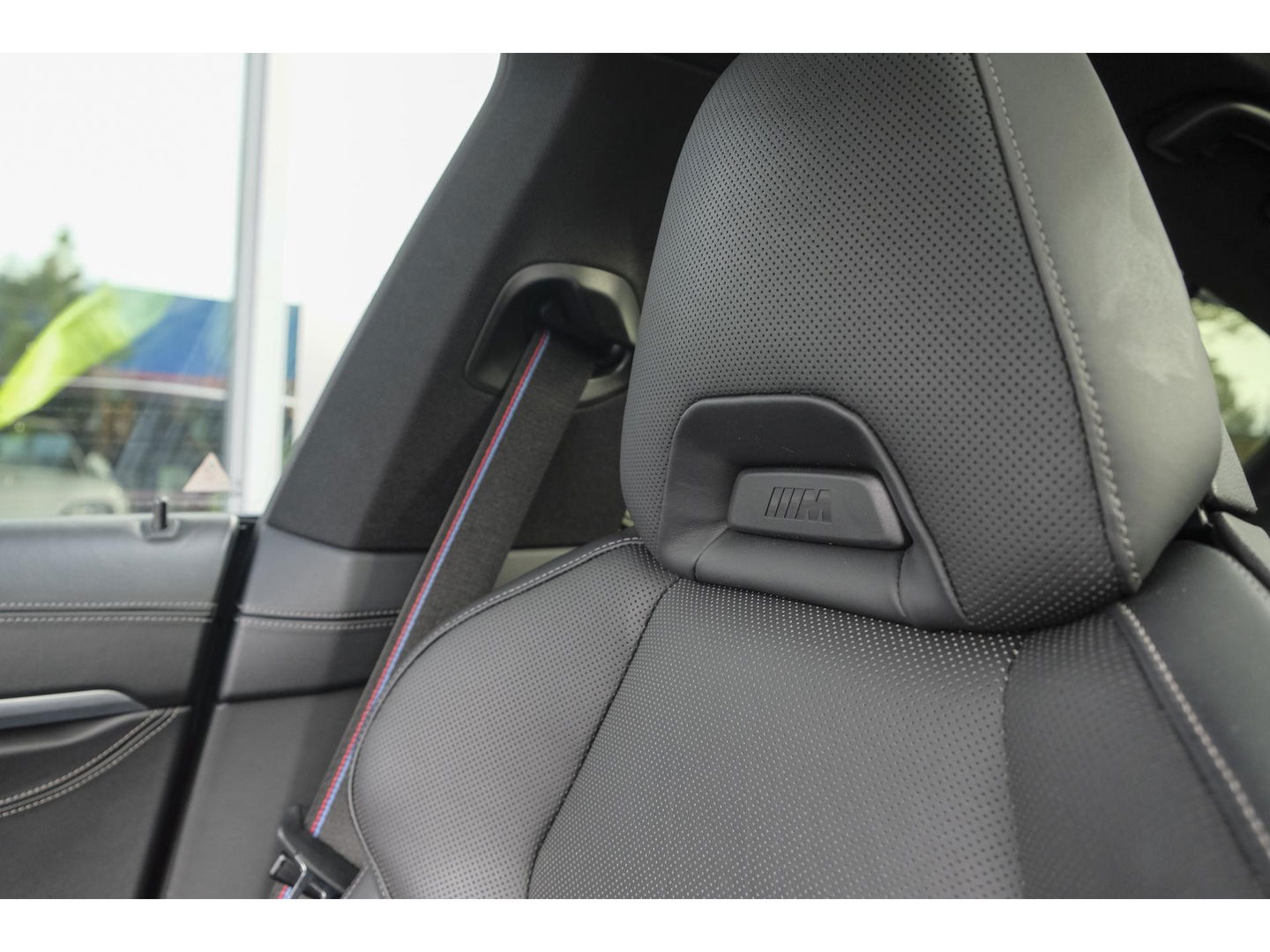 BMW 8 Serie Gran Coupé 840i 333pk M-sport xDrive Panoramadak M8 seats Bowers&Wilkins Stoelkoeling Aventurin Rot 20" LMV