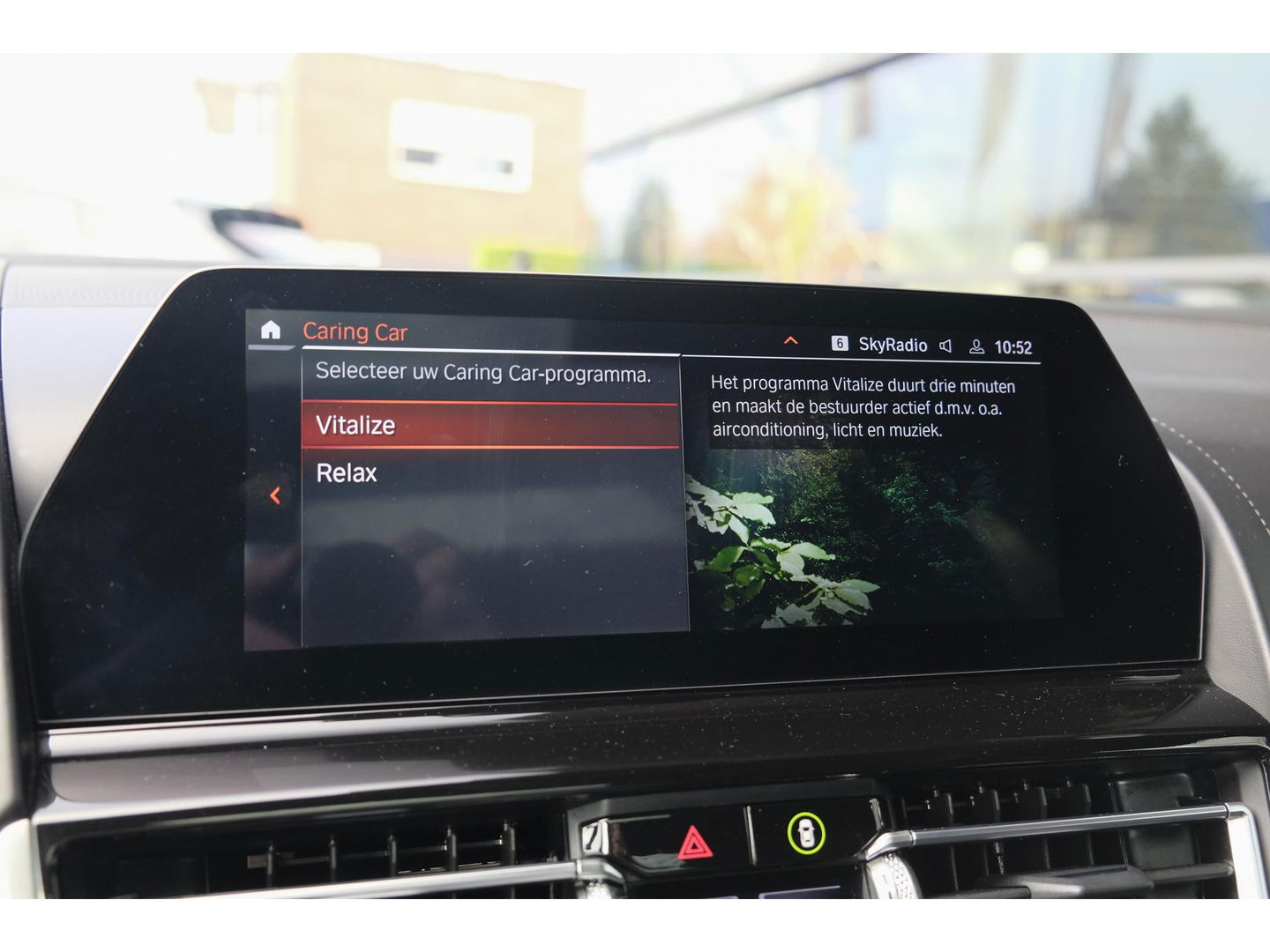 BMW 8 Serie Gran Coupé 840i 333pk M-sport xDrive Panoramadak M8 seats Bowers&Wilkins Stoelkoeling Aventurin Rot 20" LMV