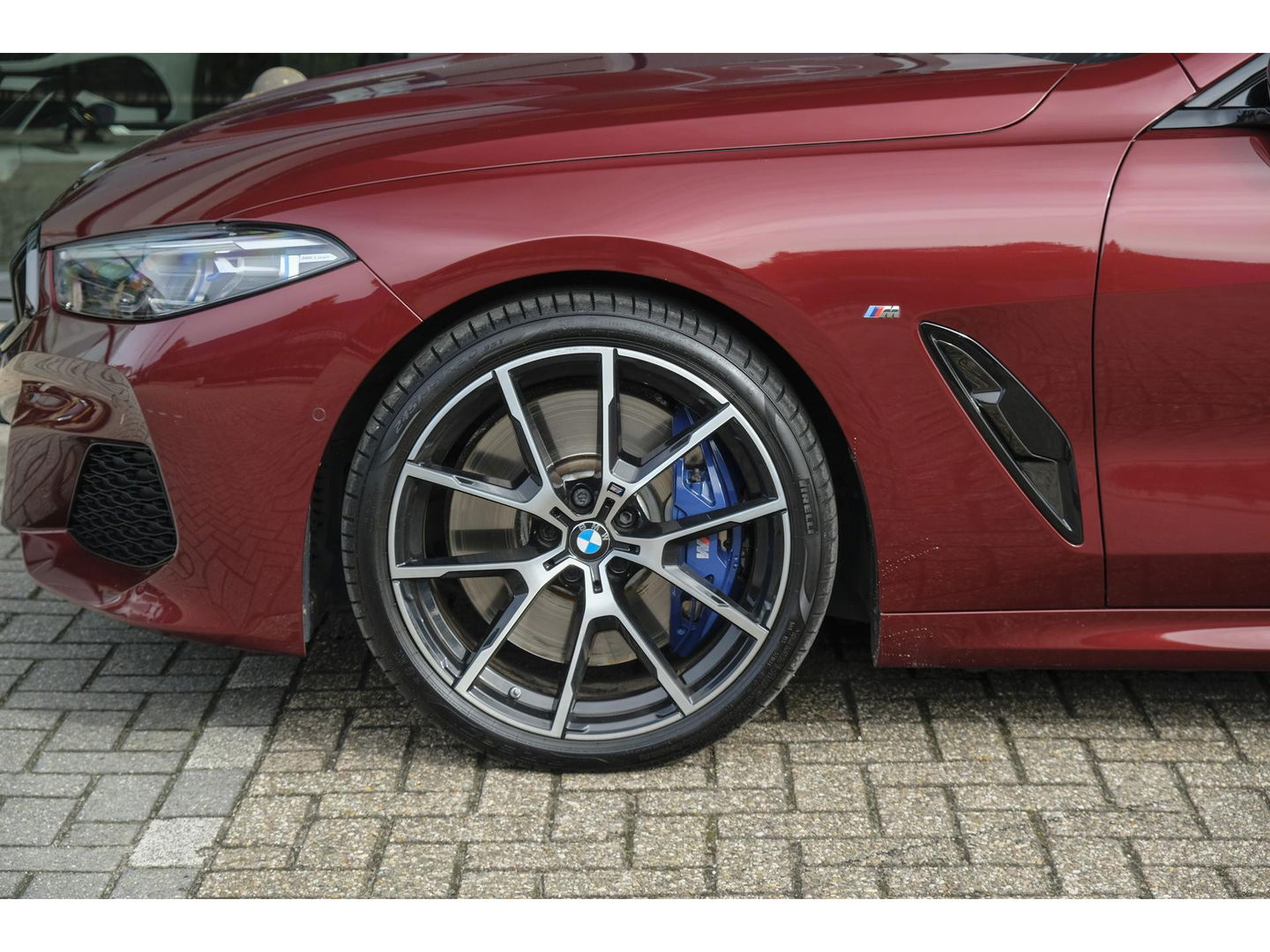 BMW 8 Serie Gran Coupé 840i 333pk M-sport xDrive Panoramadak M8 seats Bowers&Wilkins Stoelkoeling Aventurin Rot 20" LMV
