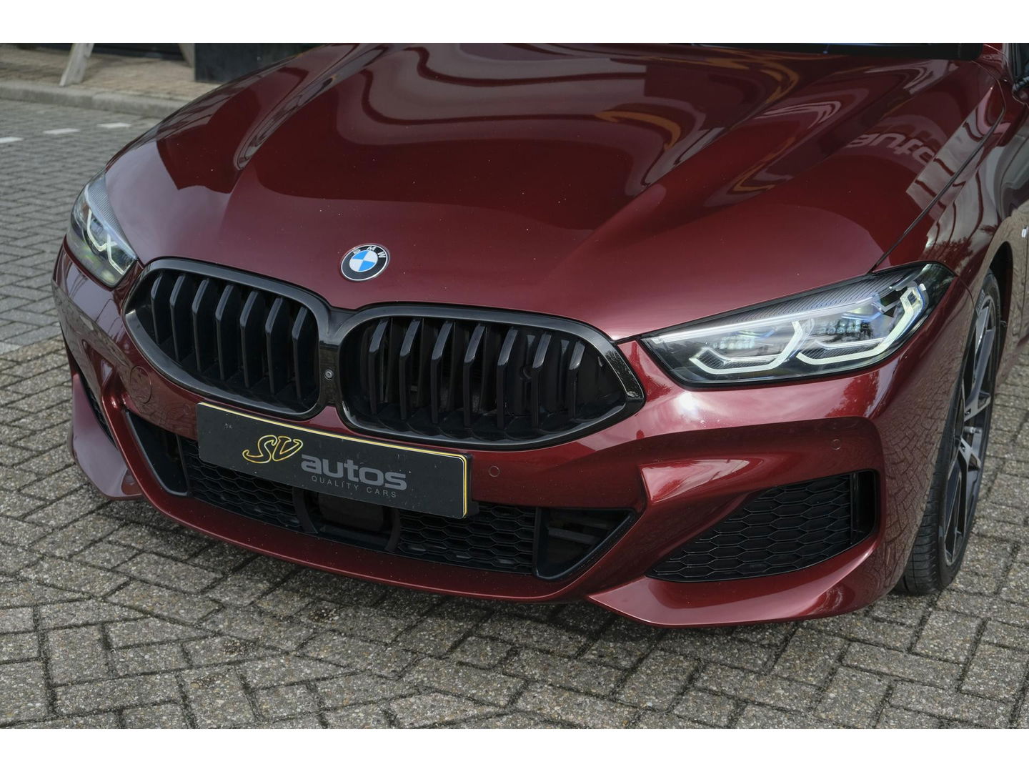 BMW 8 Serie Gran Coupé 840i 333pk M-sport xDrive Panoramadak M8 seats Bowers&Wilkins Stoelkoeling Aventurin Rot 20" LMV