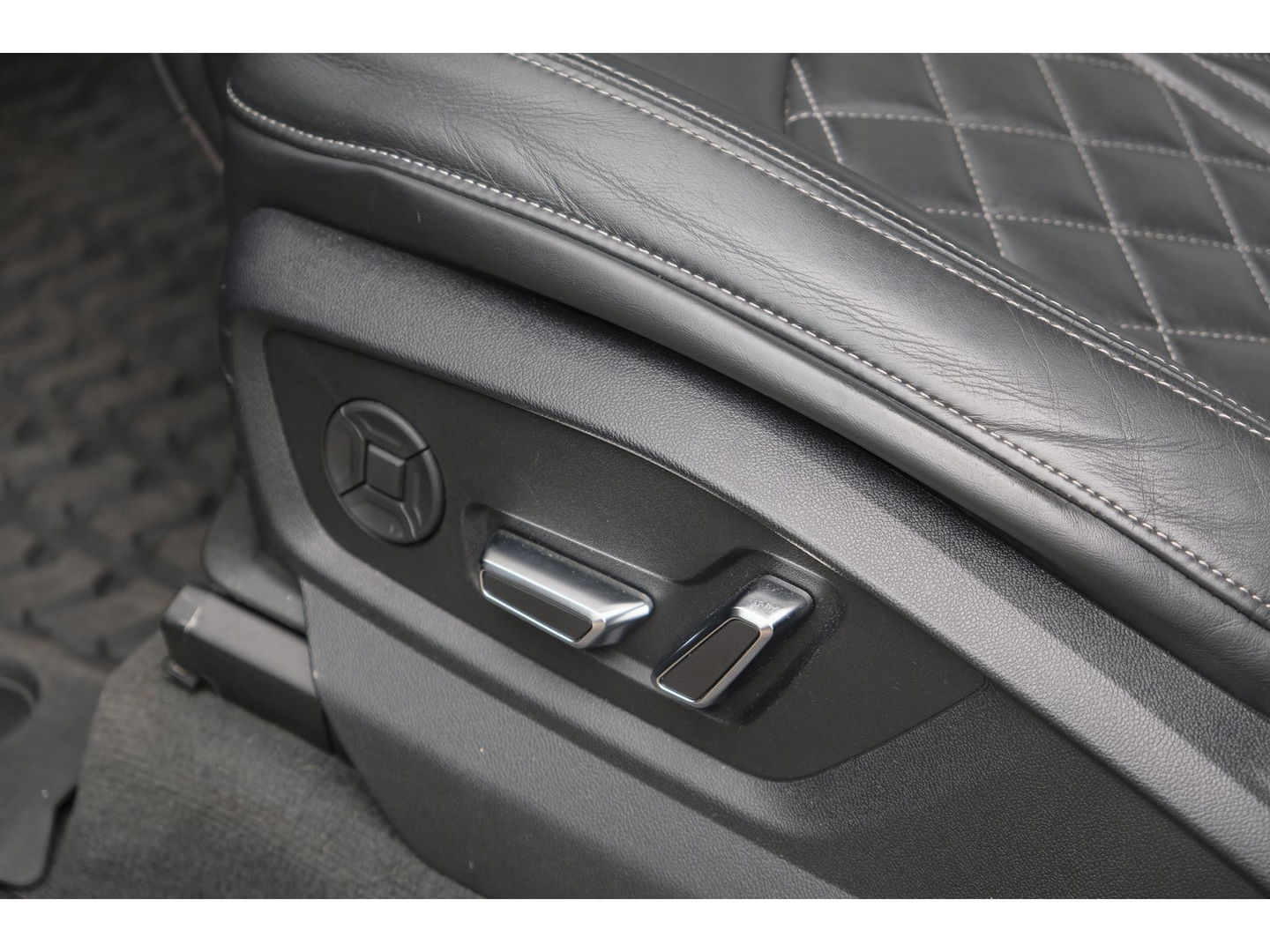 Audi Q7 55 TFSIe 380pk Quattro Panoramadak Luchtvering RS-Leder ACC BlackOptic VirtualCockpit Navi-High Matrix Keyless Camera 22''