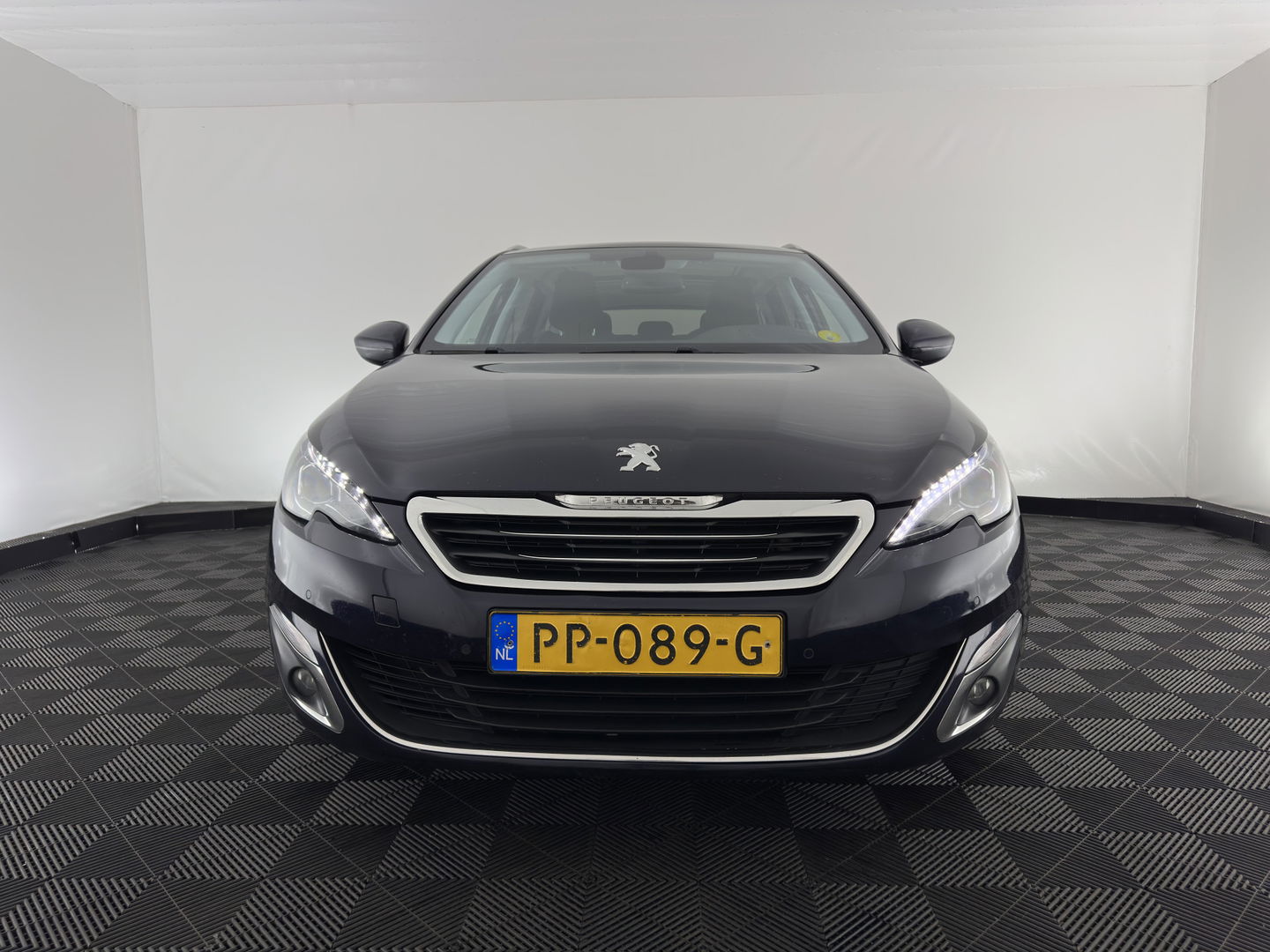Peugeot 308 SW 1.6 BlueHDI Blue Lease Premium Aut. *PANO | FULL-LED | NAVI-FULLMAP | SPORT-SEATS | PRIVACY-GLASS | ECC | PDC | CRUISE | 16''ALU*