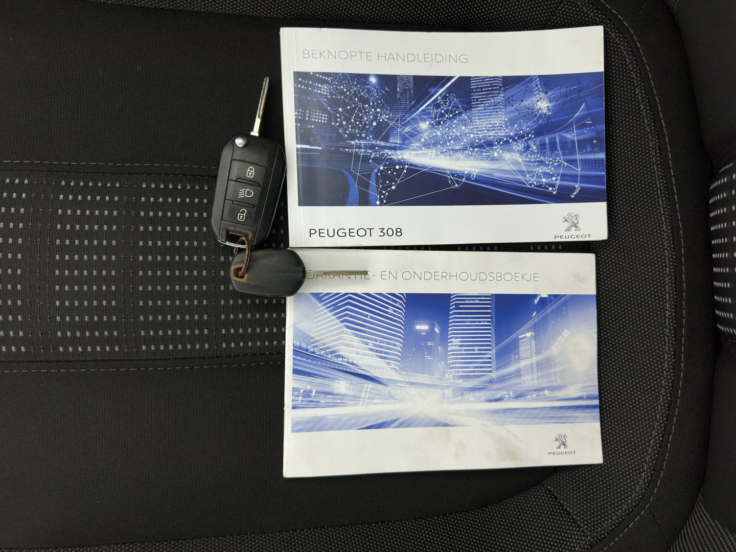 Peugeot 308 SW 1.6 BlueHDI Blue Lease Premium Aut. *PANO | FULL-LED | NAVI-FULLMAP | SPORT-SEATS | PRIVACY-GLASS | ECC | PDC | CRUISE | 16''ALU*