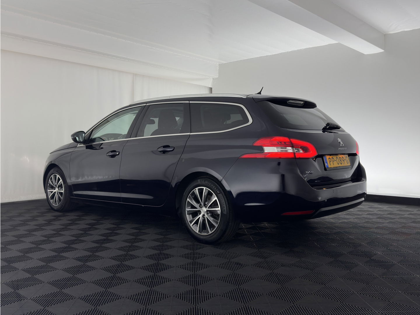 Peugeot 308 SW 1.6 BlueHDI Blue Lease Premium Aut. *PANO | FULL-LED | NAVI-FULLMAP | SPORT-SEATS | PRIVACY-GLASS | ECC | PDC | CRUISE | 16''ALU*