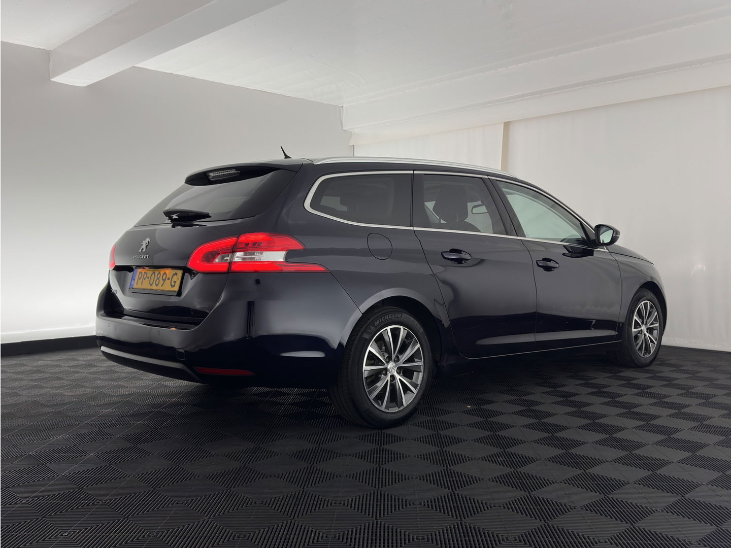 Peugeot 308 SW 1.6 BlueHDI Blue Lease Premium Aut. *PANO | FULL-LED | NAVI-FULLMAP | SPORT-SEATS | PRIVACY-GLASS | ECC | PDC | CRUISE | 16''ALU*