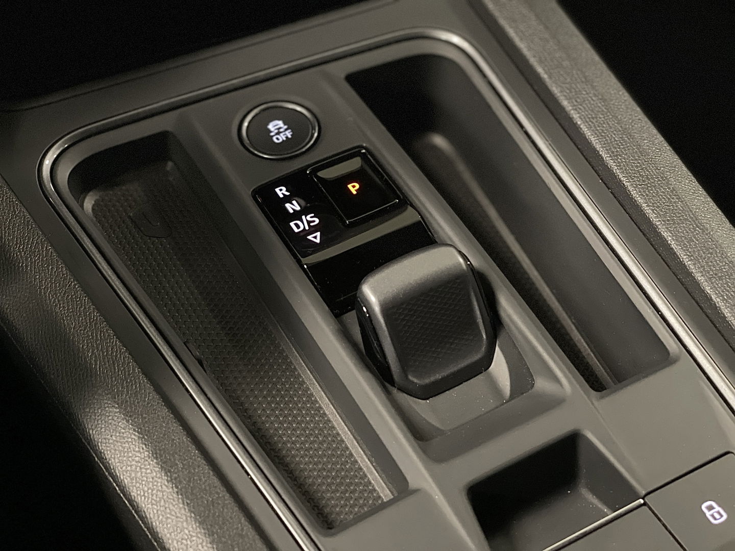 CUPRA Leon 1.4 e-Hybrid VZ Adrenaline | Apple Carplay | Android Auto | Stoelverwarming | Stuurwielverwarming | DAB | Camera | Lane Assist | Adaptieve Cruise Control | LED | Sfeerverlichting |