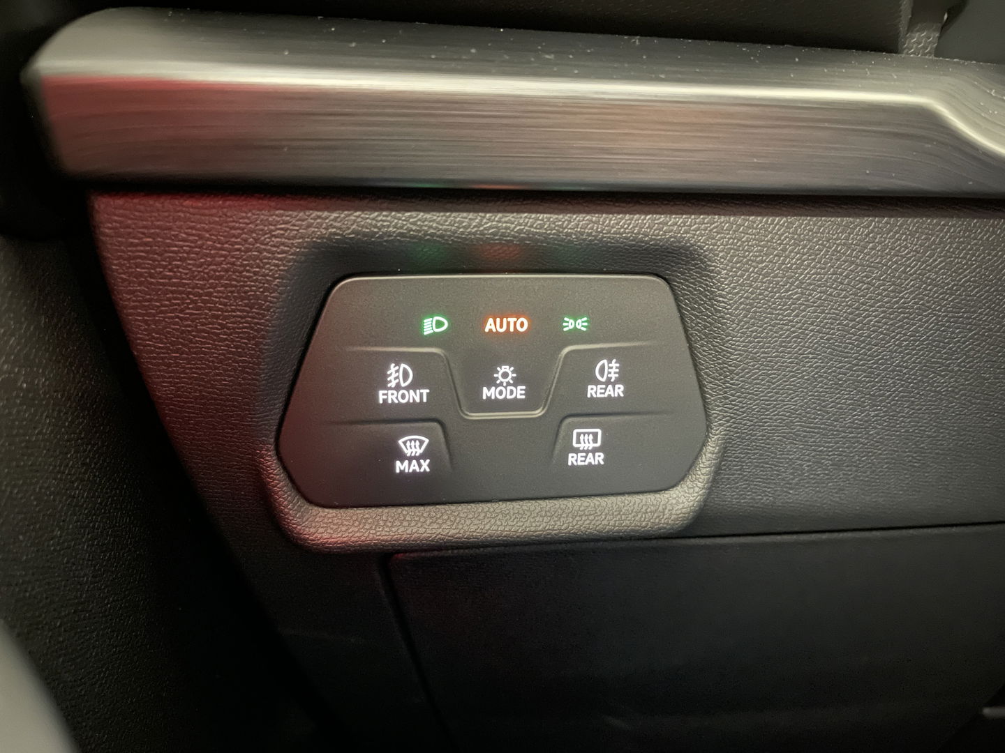 CUPRA Leon 1.4 e-Hybrid VZ Adrenaline | Apple Carplay | Android Auto | Stoelverwarming | Stuurwielverwarming | DAB | Camera | Lane Assist | Adaptieve Cruise Control | LED | Sfeerverlichting |