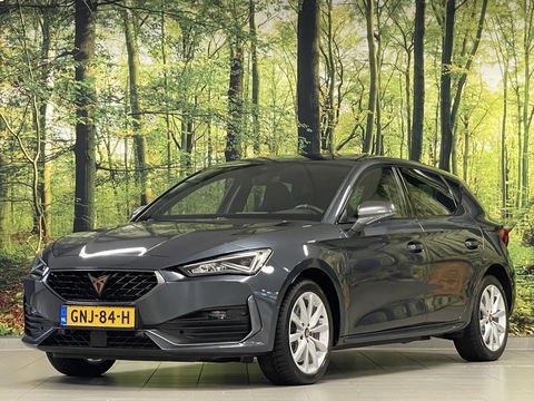 CUPRA Leon 1.4 e-Hybrid VZ Adrenaline | Apple Carplay | Android Auto | Stoelverwarming | Stuurwielverwarming | DAB | Camera | Lane Assist | Adaptieve Cruise Control | LED | Sfeerverlichting |