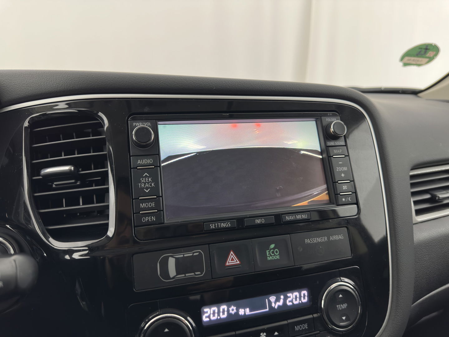 Mitsubishi Outlander 2.0 PHEV Business Edition X-Line (INCL-BTW) Aut. *LEATHER-FABRIC | NAVI-FULLMAP | KEYLESS | CAMERA | COMFORT-SEATS | ECC | CRUISE | PRIVACY-GLASS | SHIFT-PADDLES |  TOWBAR | 18''ALU*