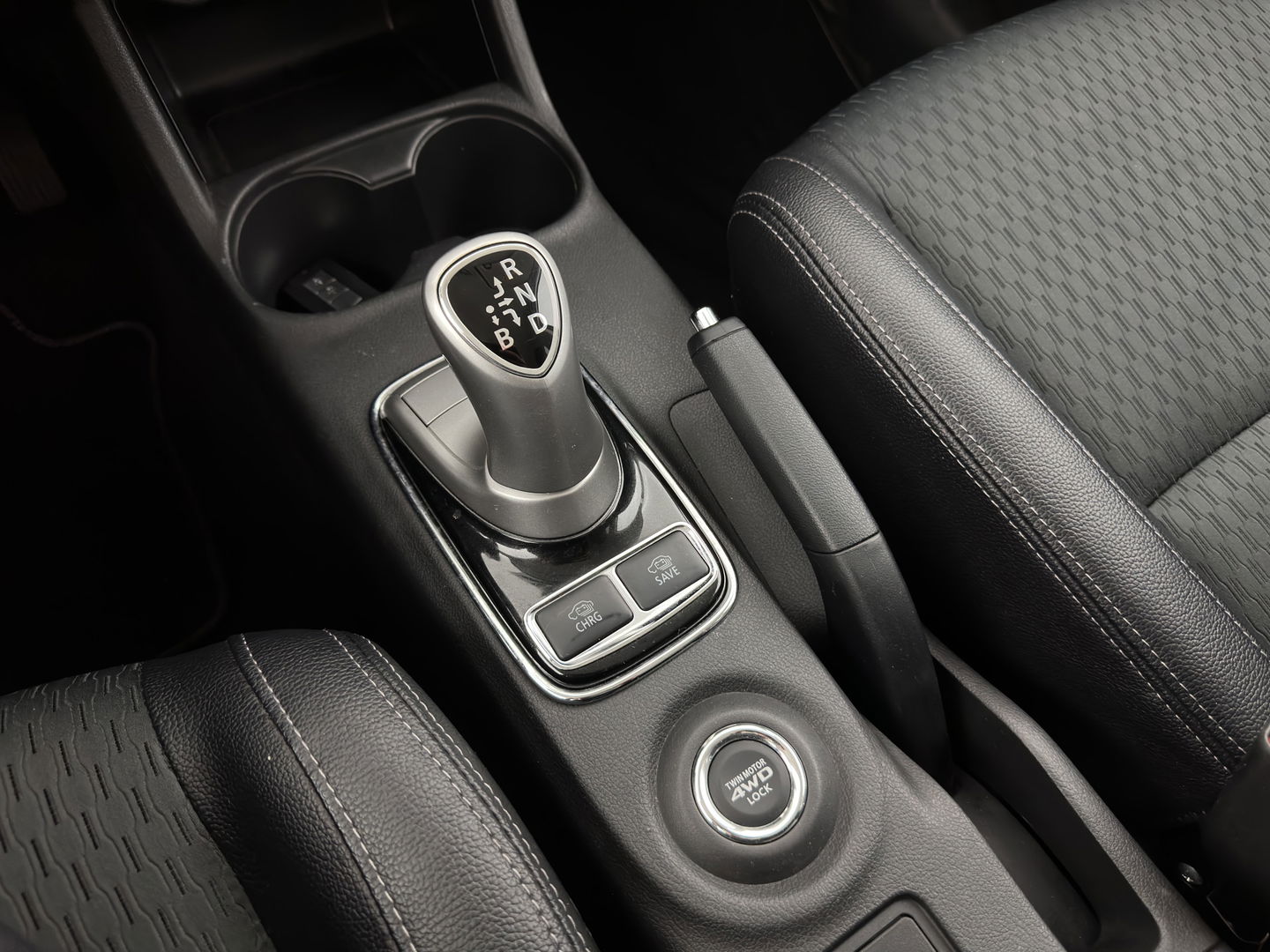 Mitsubishi Outlander 2.0 PHEV Business Edition X-Line Aut. *LEATHER-FABRIC | NAVI-FULLMAP | KEYLESS | CAMERA | COMFORT-SEATS | ECC | PDC | CRUISE | PRIVACY-GLASS | SHIFT-PADDLES |  TOWBAR | 18''ALU*