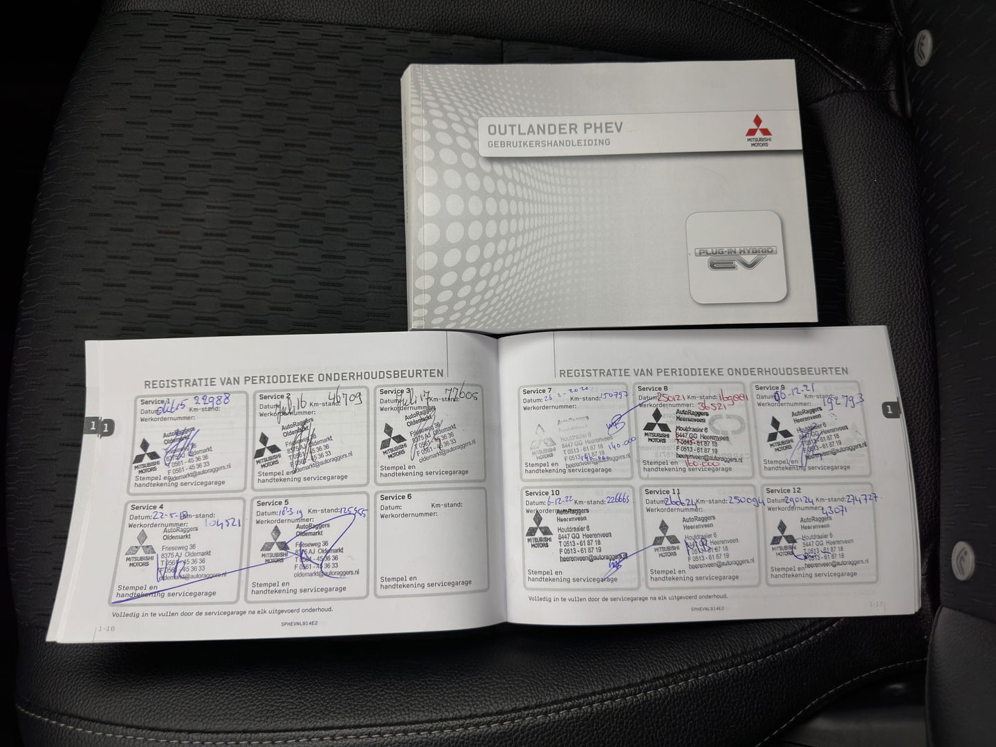 Mitsubishi Outlander 2.0 PHEV Business Edition X-Line (INCL-BTW) Aut. *LEATHER-FABRIC | NAVI-FULLMAP | KEYLESS | CAMERA | COMFORT-SEATS | ECC | CRUISE | PRIVACY-GLASS | SHIFT-PADDLES |  TOWBAR | 18''ALU*