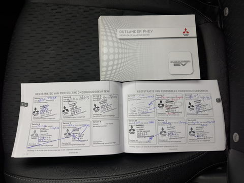 Mitsubishi Outlander 2.0 PHEV Business Edition X-Line Aut. *LEATHER-FABRIC | NAVI-FULLMAP | KEYLESS | CAMERA | COMFORT-SEATS | ECC | PDC | CRUISE | PRIVACY-GLASS | SHIFT-PADDLES |  TOWBAR | 18''ALU*