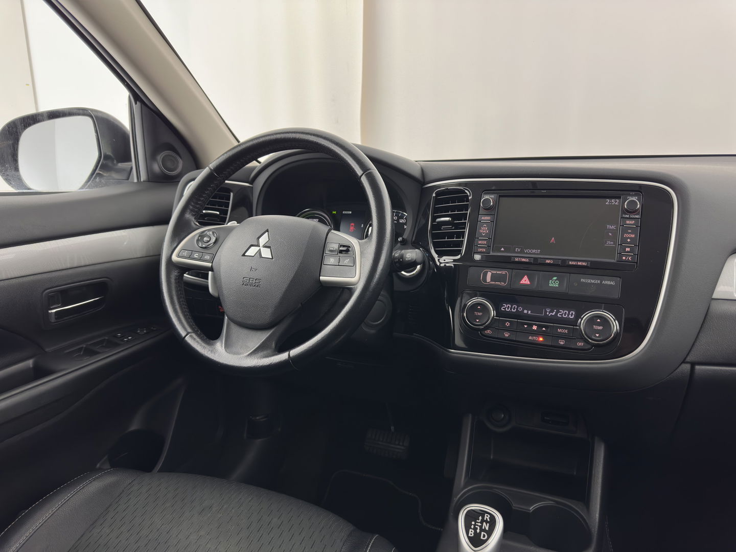 Mitsubishi Outlander 2.0 PHEV Business Edition X-Line (INCL-BTW) Aut. *LEATHER-FABRIC | NAVI-FULLMAP | KEYLESS | CAMERA | COMFORT-SEATS | ECC | CRUISE | PRIVACY-GLASS | SHIFT-PADDLES |  TOWBAR | 18''ALU*