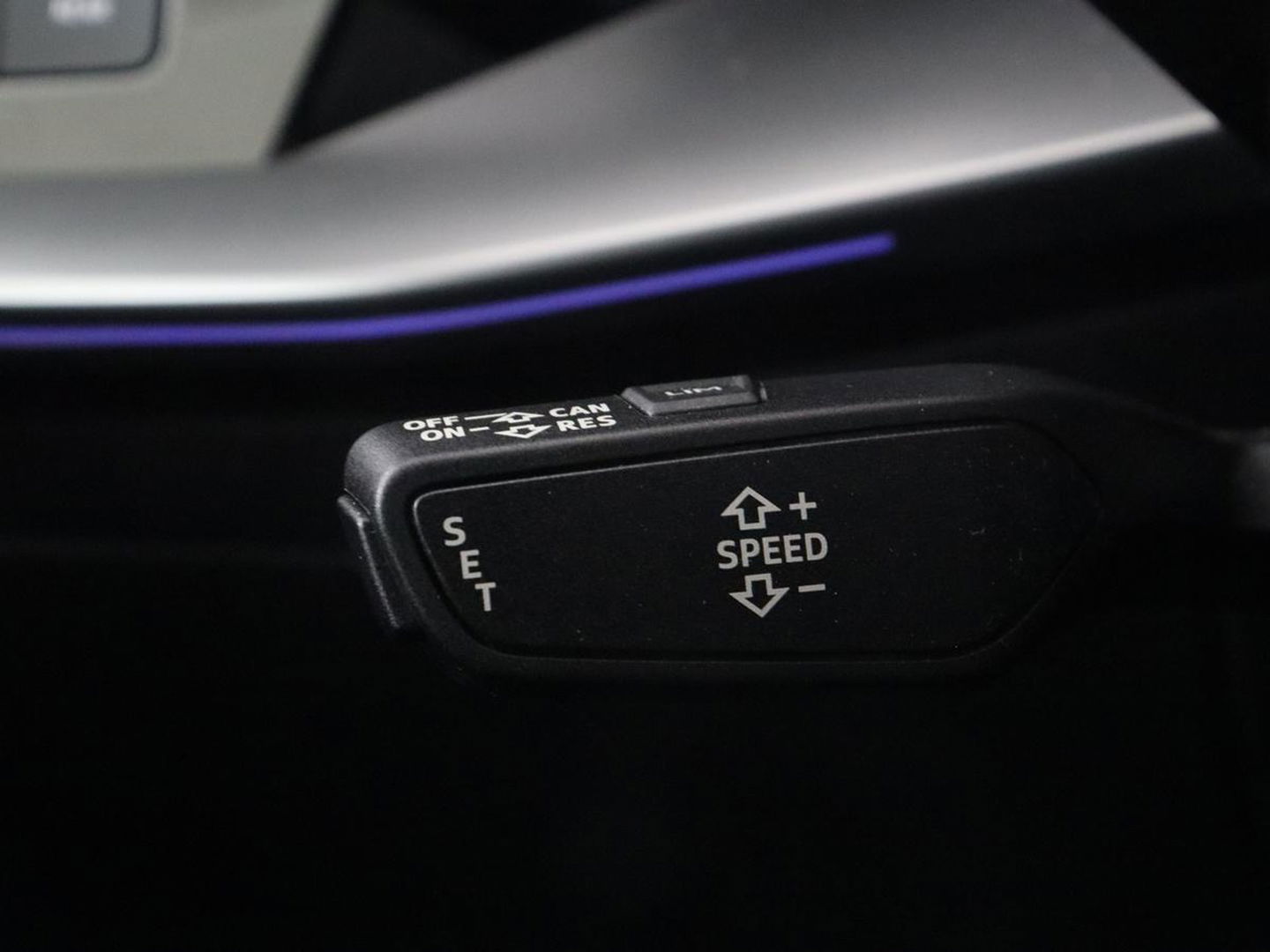 Audi A3 30 TFSI edition one | Stoelverwarming | Matrix LED | Virtual Cockpit | Carplay | Half leder | Navigatie | Parkeerhulp