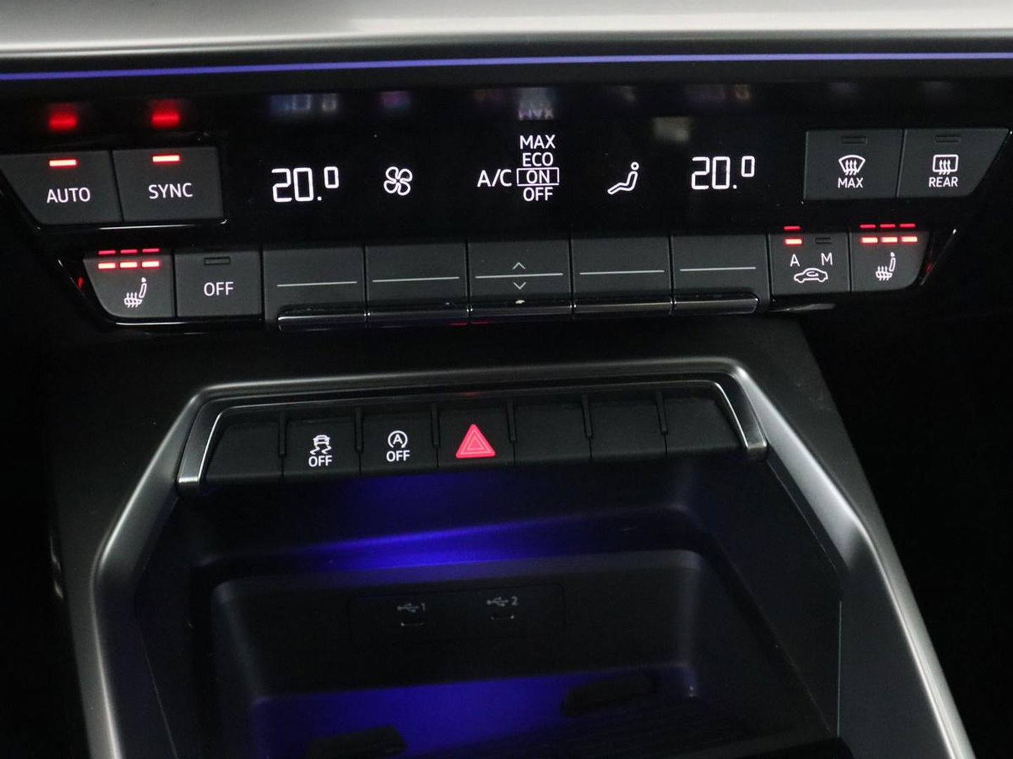 Audi A3 30 TFSI edition one | Stoelverwarming | Matrix LED | Virtual Cockpit | Carplay | Half leder | Navigatie | Parkeerhulp