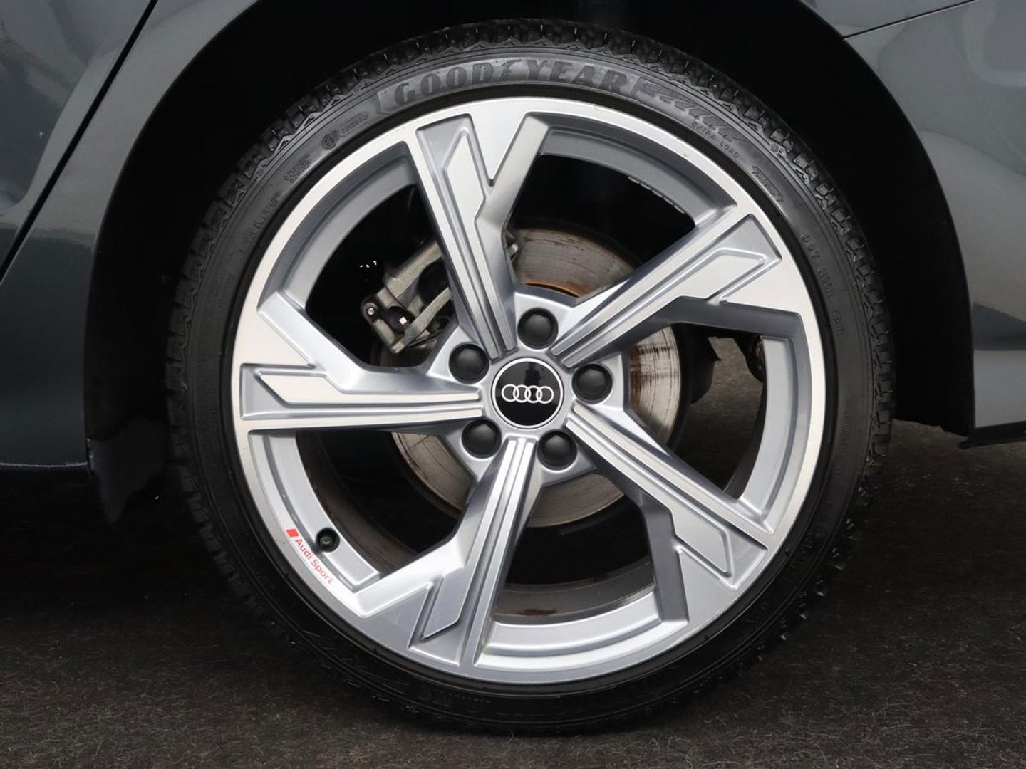 Audi A3 30 TFSI edition one | Stoelverwarming | Matrix LED | Virtual Cockpit | Carplay | Half leder | Navigatie | Parkeerhulp