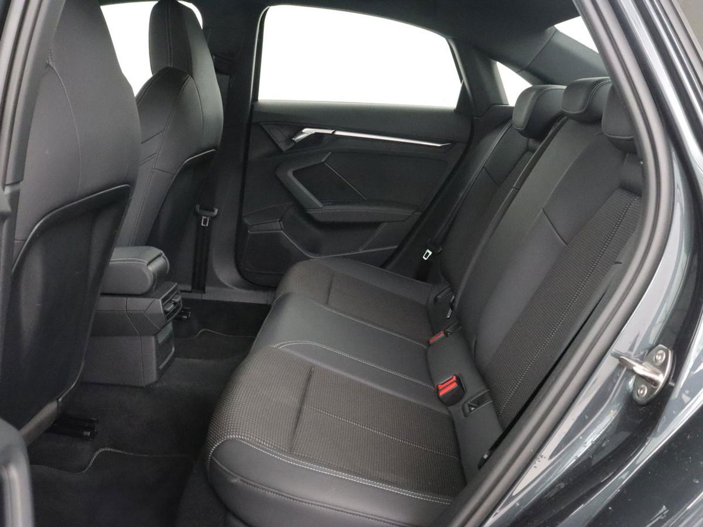 Audi A3 30 TFSI edition one | Stoelverwarming | Matrix LED | Virtual Cockpit | Carplay | Half leder | Navigatie | Parkeerhulp