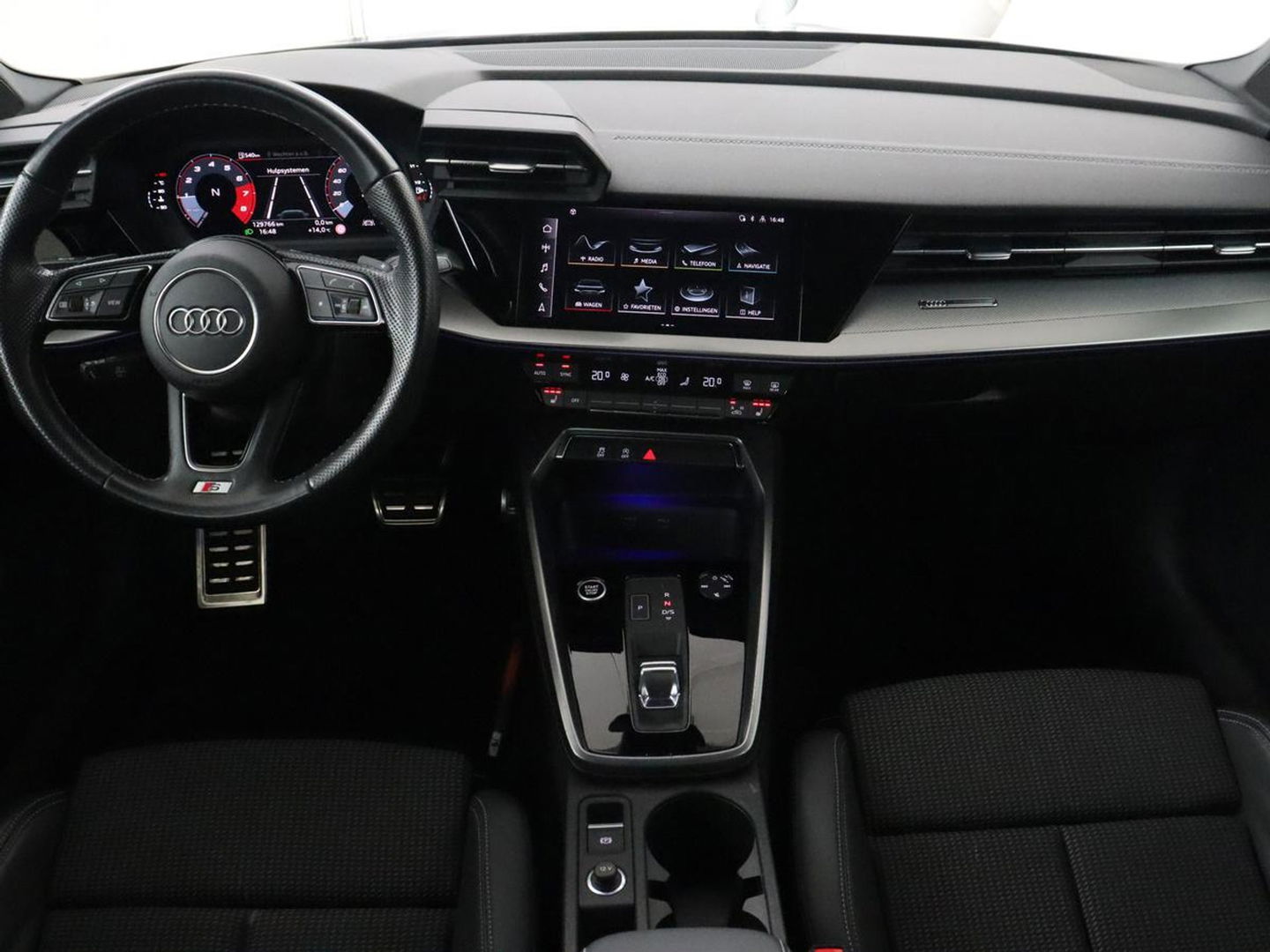 Audi A3 30 TFSI edition one | Stoelverwarming | Matrix LED | Virtual Cockpit | Carplay | Half leder | Navigatie | Parkeerhulp