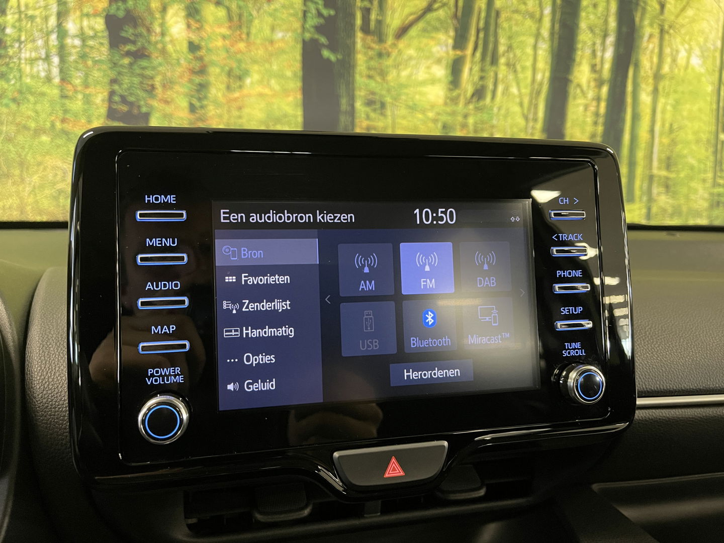 Toyota Yaris 1.5 Hybrid Active | Origineel Nederlands | Apple Carplay | Android Auto | Camera | Adaptieve Cruise Control | Lane Assist | DAB | Airconditioning |