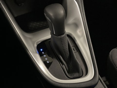 Toyota Yaris 1.5 Hybrid Active | Origineel Nederlands | Apple Carplay | Android Auto | Camera | Adaptieve Cruise Control | Lane Assist | DAB | Airconditioning |