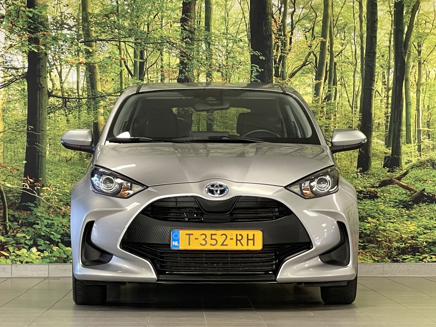 Toyota Yaris 1.5 Hybrid Active | Origineel Nederlands | Apple Carplay | Android Auto | Camera | Adaptieve Cruise Control | Lane Assist | DAB | Airconditioning |