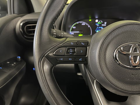 Toyota Yaris 1.5 Hybrid Active | Origineel Nederlands | Apple Carplay | Android Auto | Camera | Adaptieve Cruise Control | Lane Assist | DAB | Airconditioning |