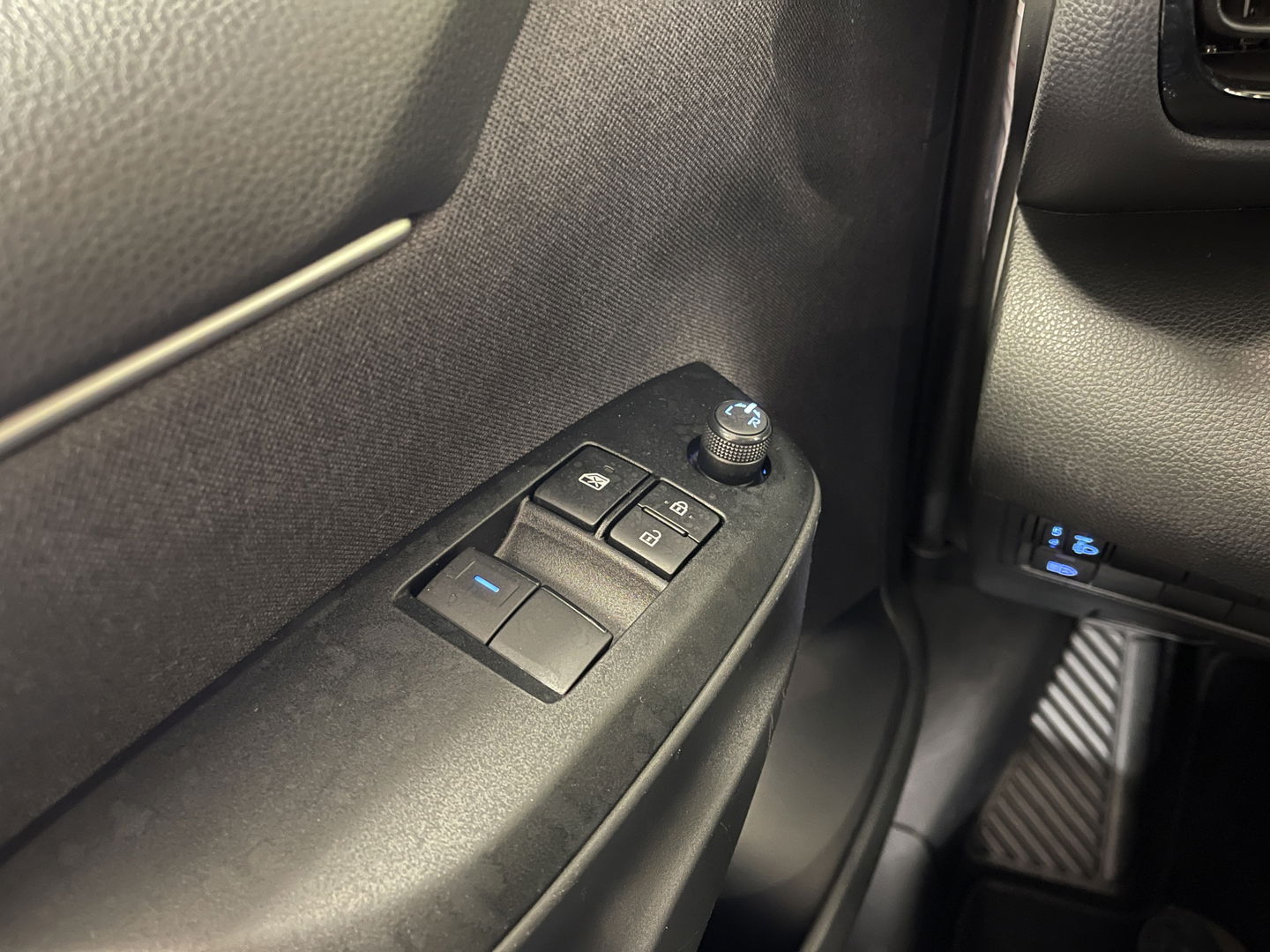 Toyota Yaris 1.5 Hybrid Active | Origineel Nederlands | Apple Carplay | Android Auto | Camera | Adaptieve Cruise Control | Lane Assist | DAB | Airconditioning |