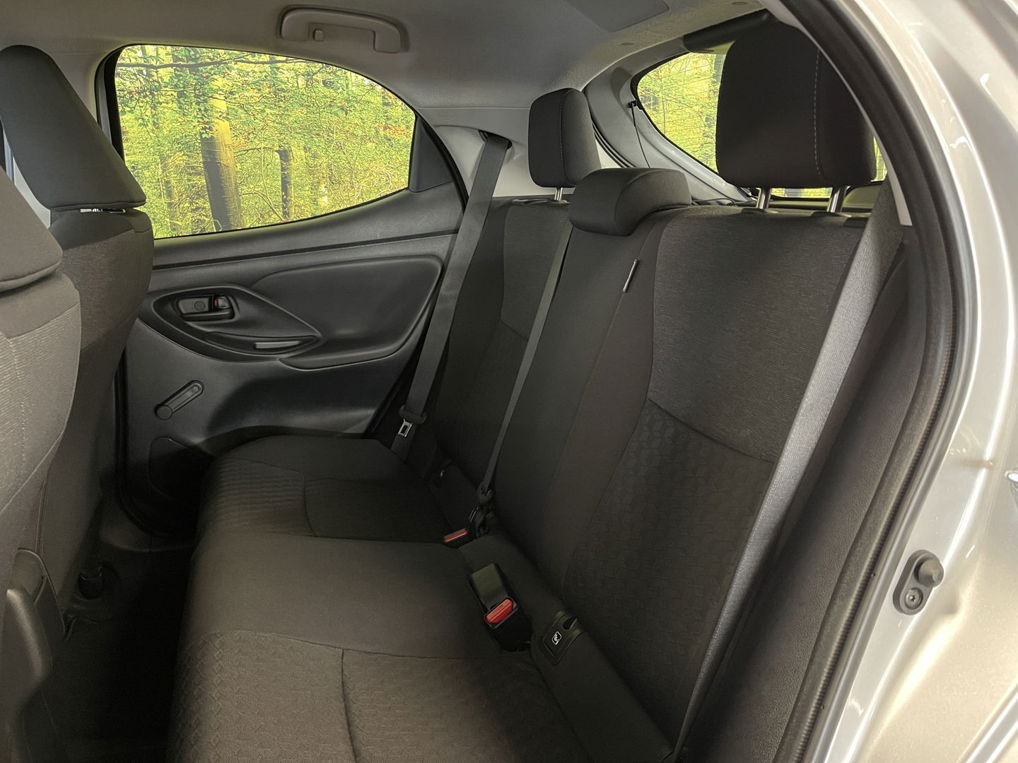 Toyota Yaris 1.5 Hybrid Active | Origineel Nederlands | Apple Carplay | Android Auto | Camera | Adaptieve Cruise Control | Lane Assist | DAB | Airconditioning |