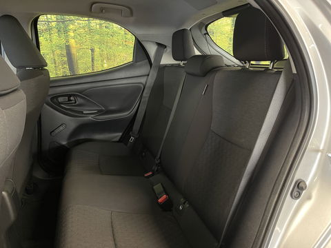 Toyota Yaris 1.5 Hybrid Active | Origineel Nederlands | Apple Carplay | Android Auto | Camera | Adaptieve Cruise Control | Lane Assist | DAB | Airconditioning |