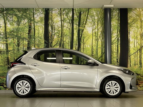 Toyota Yaris 1.5 Hybrid Active | Origineel Nederlands | Apple Carplay | Android Auto | Camera | Adaptieve Cruise Control | Lane Assist | DAB | Airconditioning |