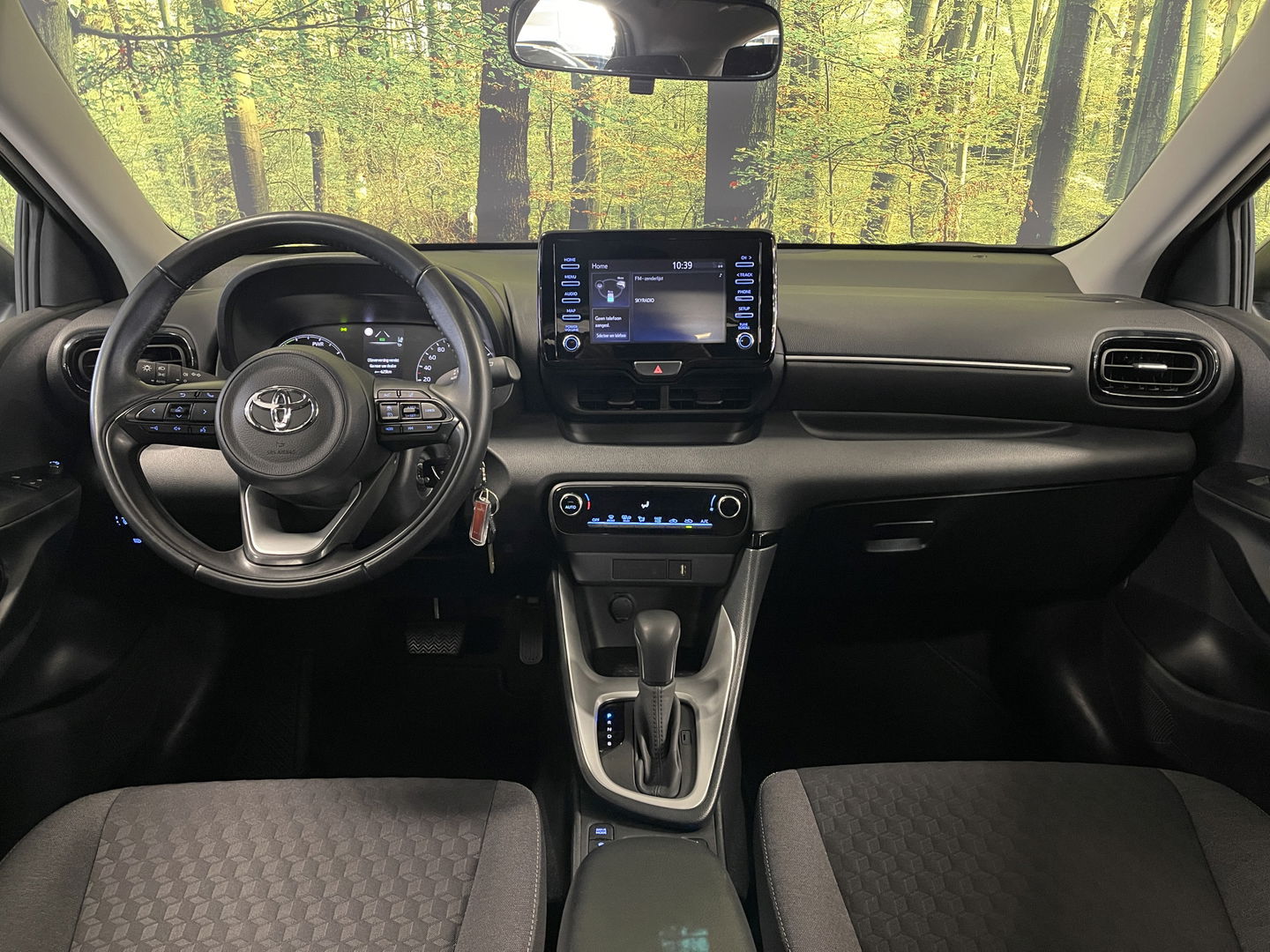 Toyota Yaris 1.5 Hybrid Active | Origineel Nederlands | Apple Carplay | Android Auto | Camera | Adaptieve Cruise Control | Lane Assist | DAB | Airconditioning |