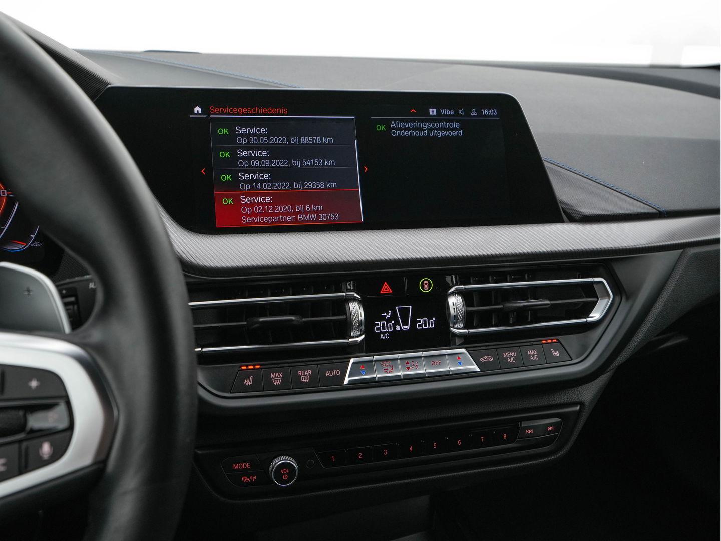 BMW 1-serie M135i xDrive M-Sportpack High Executive Aut. *ALCANTARA-MICROFIBRE | FULL-LED | HEATED-SPORTSEATS | SHIFT-PADDLES | DIGI-COCKPIT | HEAD-UP | NAVI-FULLMAP | DAB+ | PRIVACY-GLASS | AMBIENT-LIGHT | CARBON-INLAY | CARPLAY | 19''ALU*