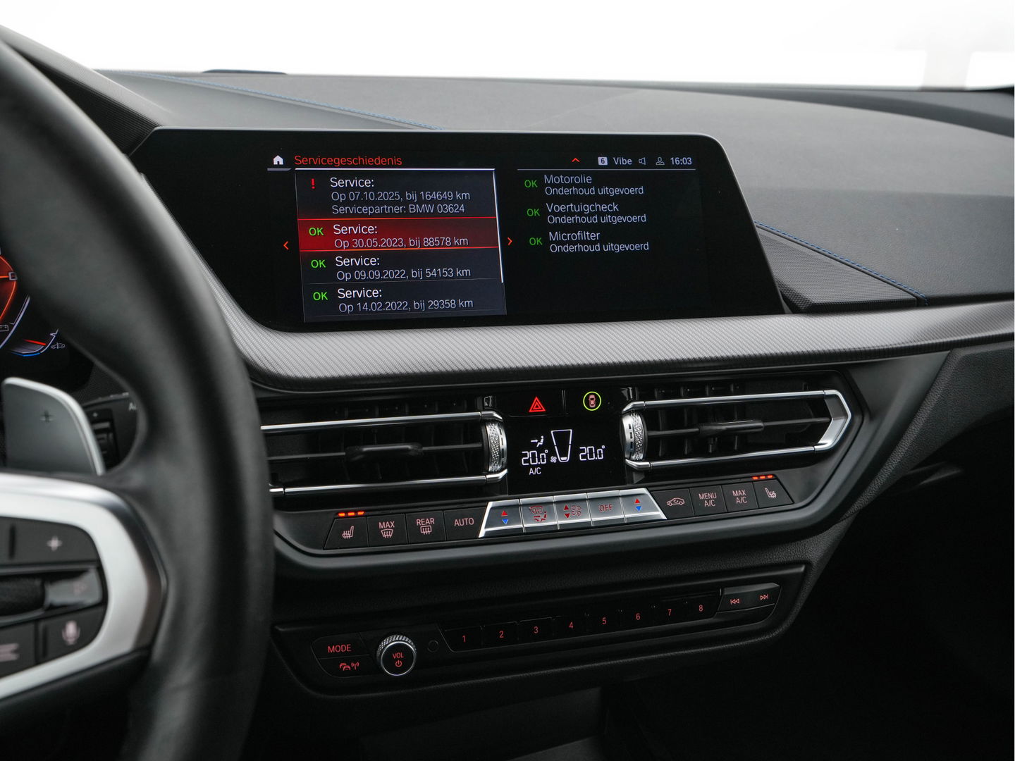 BMW 1-serie M135i xDrive M-Sportpack High Executive Aut. *ALCANTARA-MICROFIBRE | FULL-LED | HEATED-SPORTSEATS | SHIFT-PADDLES | DIGI-COCKPIT | HEAD-UP | NAVI-FULLMAP | DAB+ | PRIVACY-GLASS | AMBIENT-LIGHT | CARBON-INLAY | CARPLAY | 19''ALU*