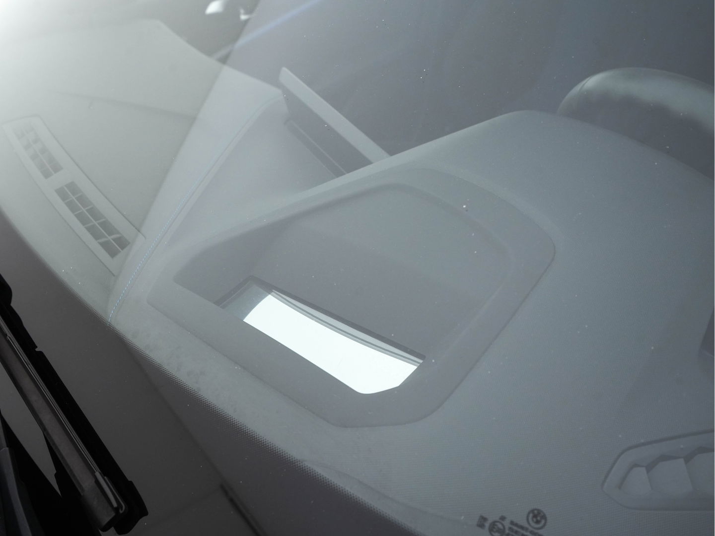 BMW 1-serie M135i xDrive M-Sportpack High Executive Aut. *ALCANTARA-MICROFIBRE | FULL-LED | HEATED-SPORTSEATS | SHIFT-PADDLES | DIGI-COCKPIT | HEAD-UP | NAVI-FULLMAP | DAB+ | PRIVACY-GLASS | AMBIENT-LIGHT | CARBON-INLAY | CARPLAY | 19''ALU*