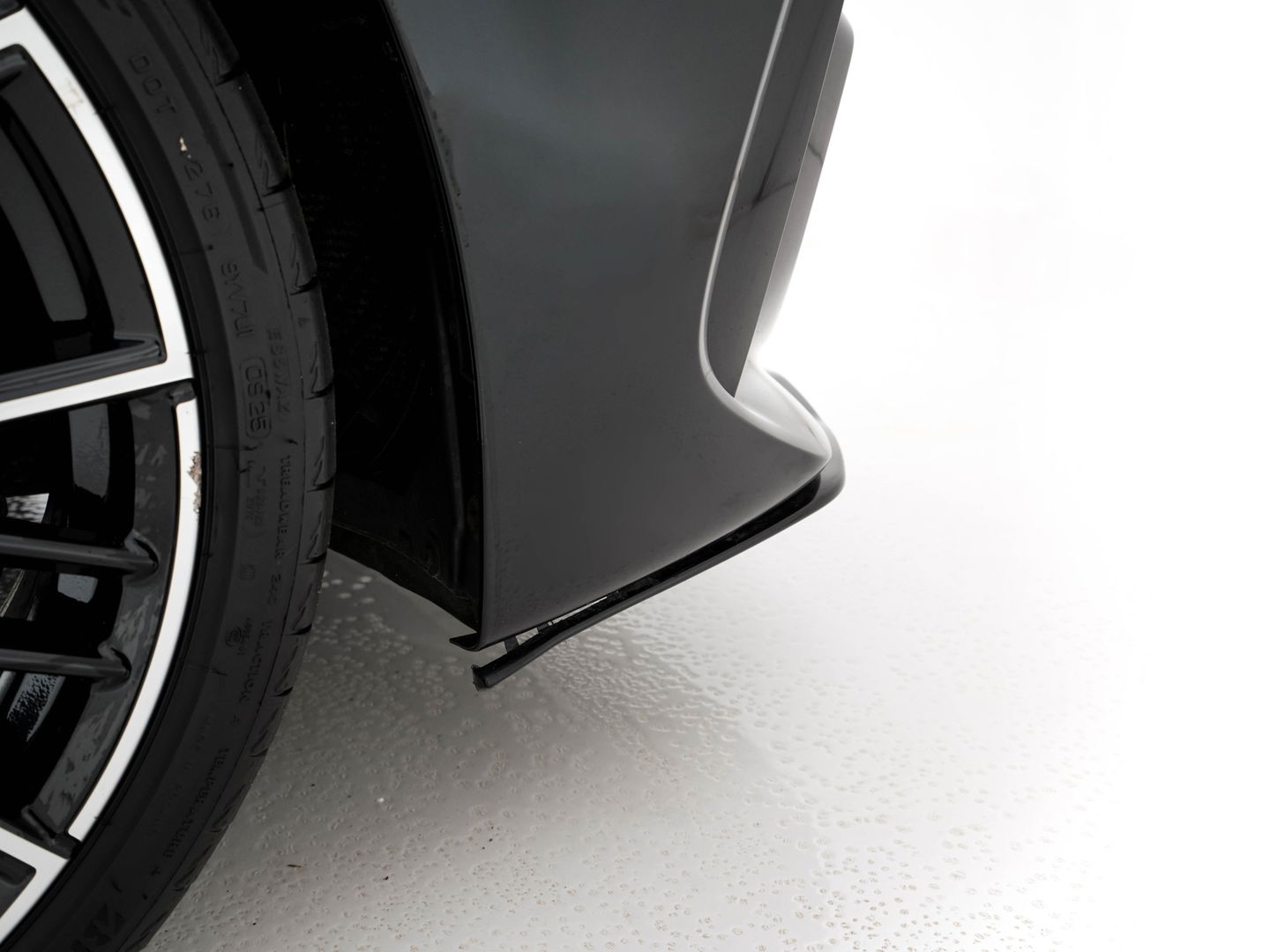 BMW 1-serie M135i xDrive M-Sportpack High Executive Aut. *ALCANTARA-MICROFIBRE | FULL-LED | HEATED-SPORTSEATS | SHIFT-PADDLES | DIGI-COCKPIT | HEAD-UP | NAVI-FULLMAP | DAB+ | PRIVACY-GLASS | AMBIENT-LIGHT | CARBON-INLAY | CARPLAY | 19''ALU*