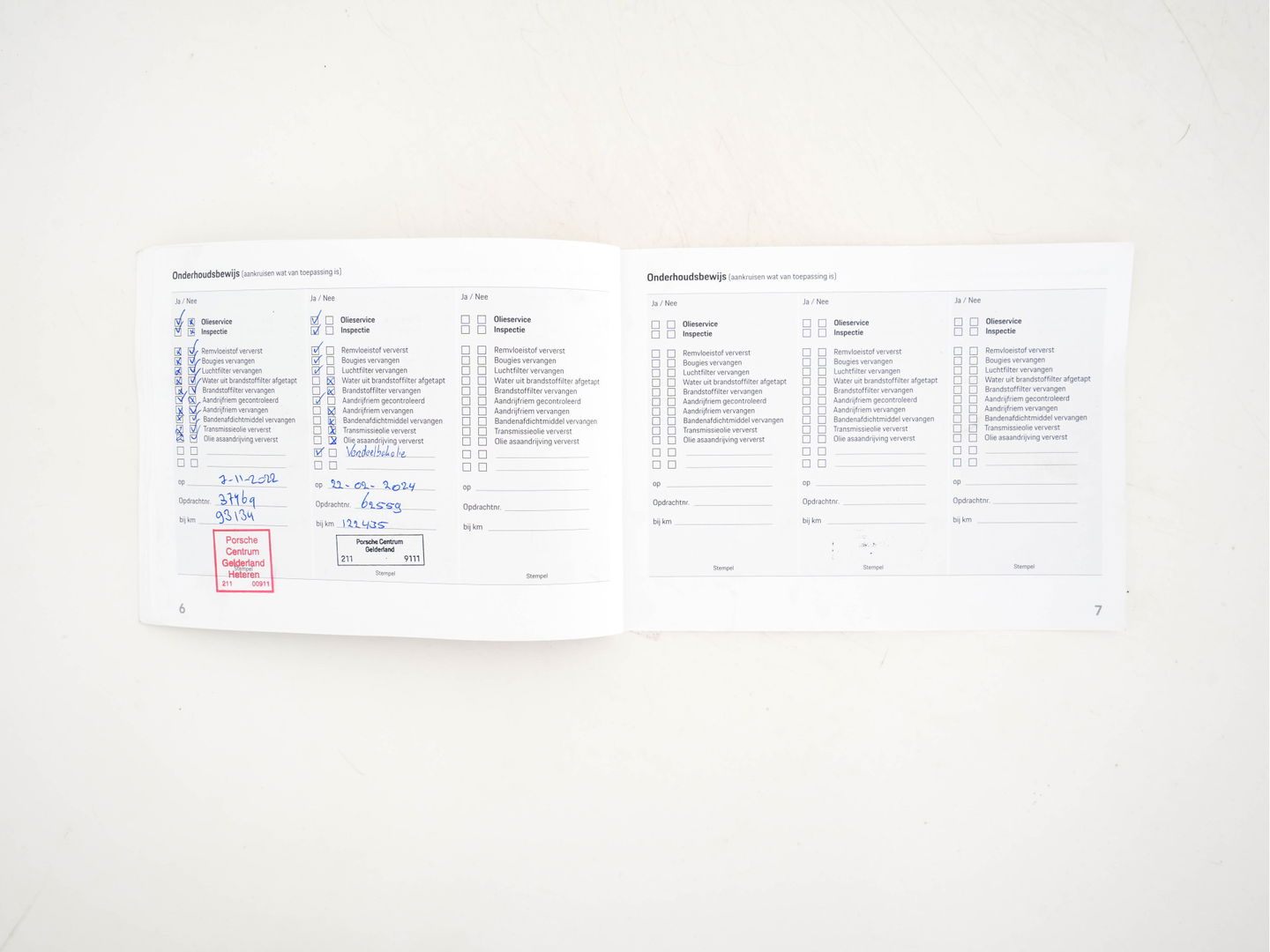 Porsche Cayenne 4.0 Turbo Coupé Aut. *CERAMIC-BRAKES | HEAD-UP | CARBON-PACK | NIGHT-VISION | ADAPTIVE-CRUISE | BLIND-SPOT | SOFT-CLOSE | BURMESTER | LEATHER-FABRIC | MEMORY-PACK | HEATED-SPORTSEATS | TOP-VIEW | KEYLESS | F