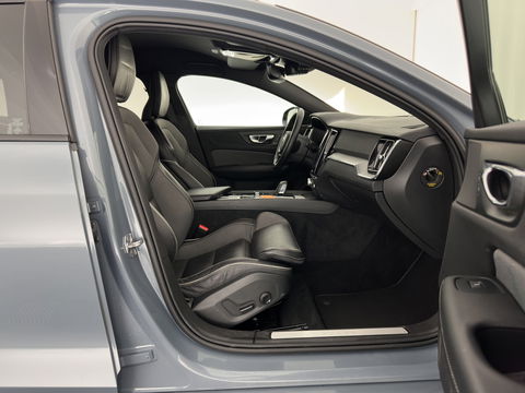 Volvo V60 2.0 B3 R-Design (INCL.BTW) *LEATHER-FABRIC | FULL-LED | MEMORY-PACK | HEATED-SPORTSEATS | LANE-ASSIST | NAVI-FULLMAP | CAMERA | DAB+ | PRIVACY-GLASS | ECC | PDC | 19''ALU*