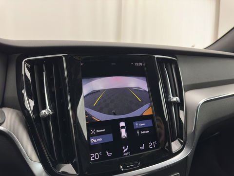 Volvo V60 2.0 B3 R-Design (INCL.BTW) *LEATHER-FABRIC | FULL-LED | MEMORY-PACK | HEATED-SPORTSEATS | LANE-ASSIST | NAVI-FULLMAP | CAMERA | DAB+ | PRIVACY-GLASS | ECC | PDC | 19''ALU*