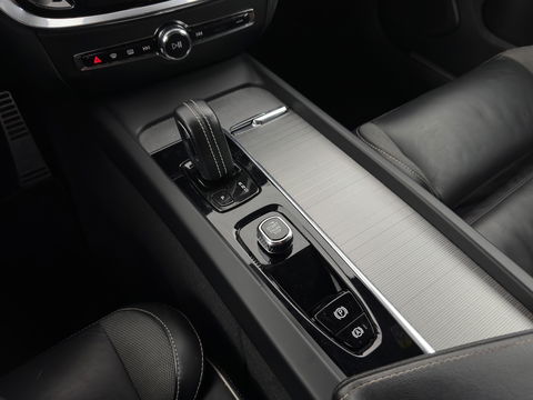 Volvo V60 2.0 B3 R-Design (INCL.BTW) *LEATHER-FABRIC | FULL-LED | MEMORY-PACK | HEATED-SPORTSEATS | LANE-ASSIST | NAVI-FULLMAP | CAMERA | DAB+ | PRIVACY-GLASS | ECC | PDC | 19''ALU*