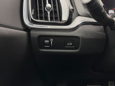 Volvo V60 2.0 B3 R-Design (INCL.BTW) *LEATHER-FABRIC | FULL-LED | MEMORY-PACK | HEATED-SPORTSEATS | LANE-ASSIST | NAVI-FULLMAP | CAMERA | DAB+ | PRIVACY-GLASS | ECC | PDC | 19''ALU*