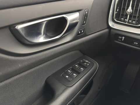 Volvo V60 2.0 B3 R-Design (INCL.BTW) *LEATHER-FABRIC | FULL-LED | MEMORY-PACK | HEATED-SPORTSEATS | LANE-ASSIST | NAVI-FULLMAP | CAMERA | DAB+ | PRIVACY-GLASS | ECC | PDC | 19''ALU*