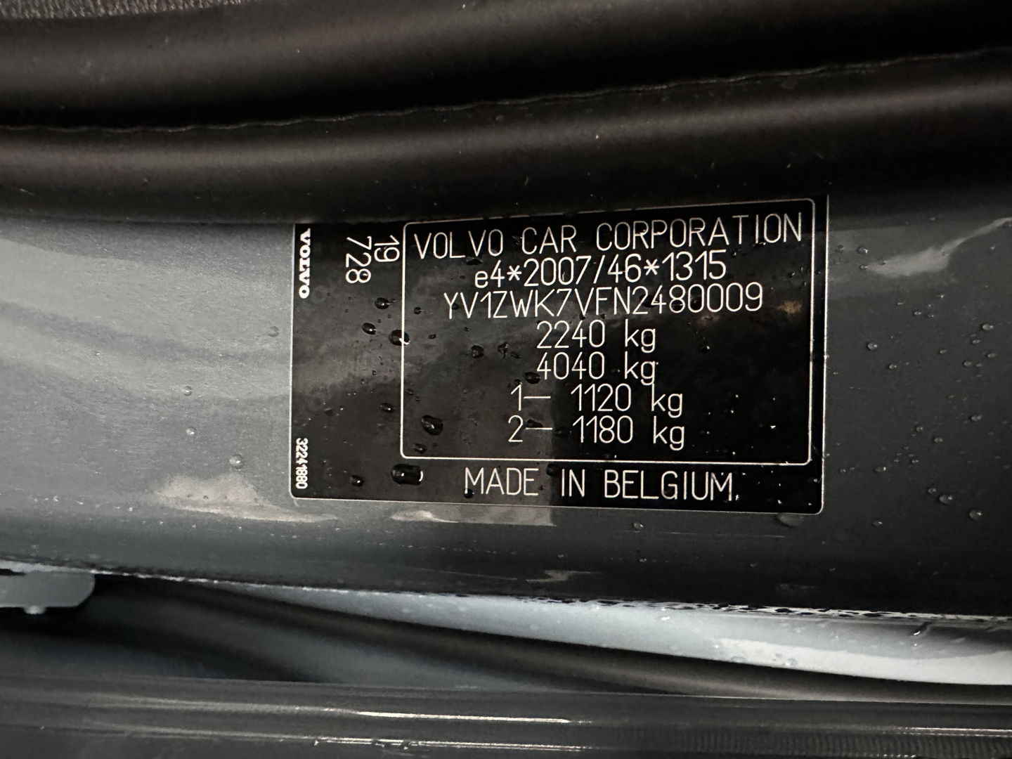 Volvo V60 2.0 B3 R-Design (INCL.BTW) *LEATHER-FABRIC | FULL-LED | MEMORY-PACK | HEATED-SPORTSEATS | LANE-ASSIST | NAVI-FULLMAP | CAMERA | DAB+ | PRIVACY-GLASS | ECC | PDC | 19''ALU*