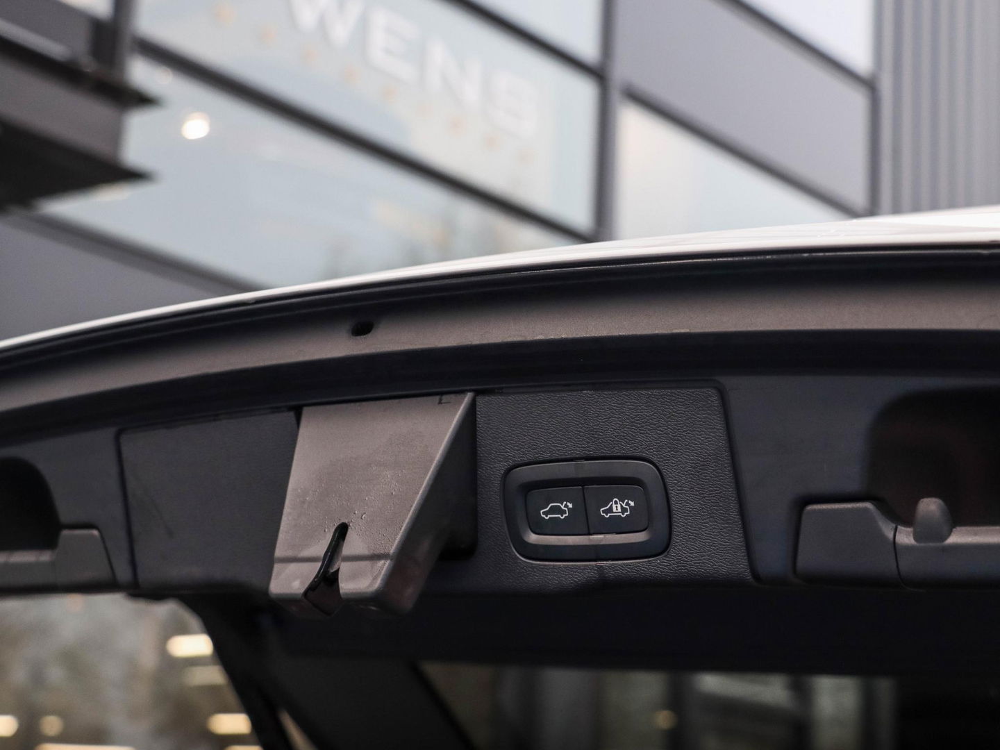 Volvo XC60 T6 Recharge AWD R-Design Leder Pano BLIS Harman Kardon