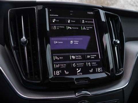 Volvo XC60 T6 Recharge AWD R-Design Leder Pano BLIS Harman Kardon