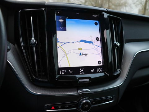 Volvo XC60 T6 Recharge AWD R-Design Leder Pano BLIS Harman Kardon