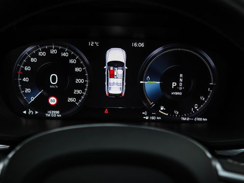 Volvo XC60 T6 Recharge AWD R-Design Leder Pano BLIS Harman Kardon