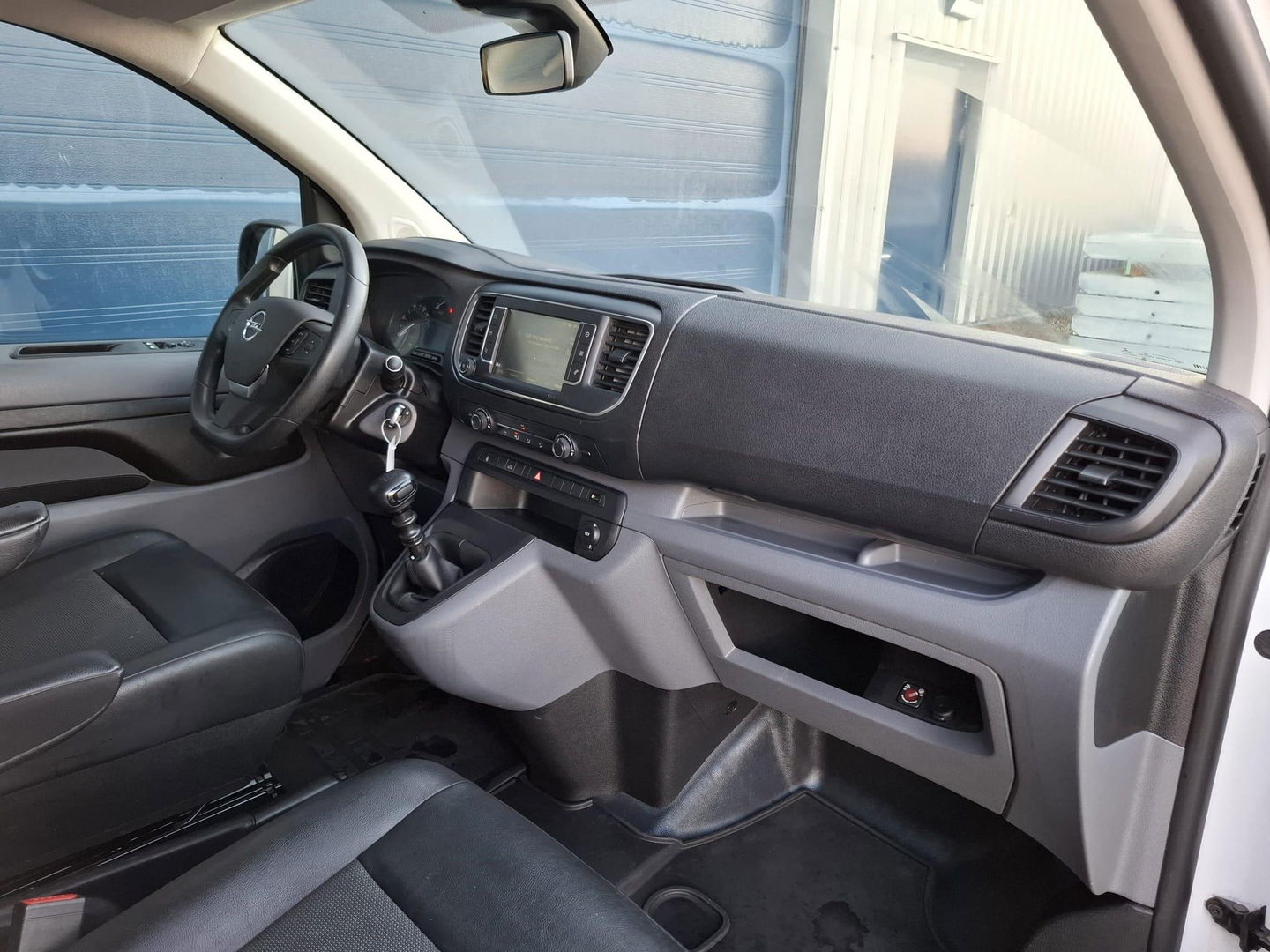 Opel Vivaro 2.0 CDTI L3H1 Edition AIRCO / CRUISE CONTROLE / NAVI / CARPLAY / TREKHAAK / KASTEN INRICHTING