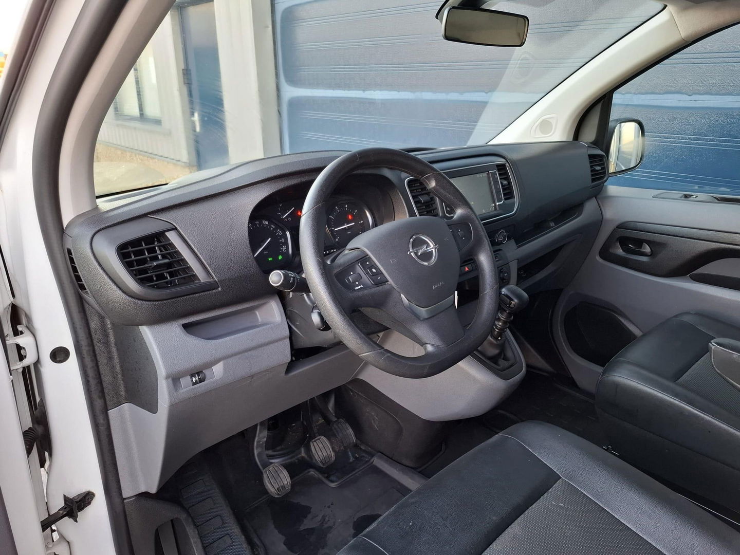 Opel Vivaro 2.0 CDTI L3H1 Edition AIRCO / CRUISE CONTROLE / NAVI / CARPLAY / TREKHAAK / KASTEN INRICHTING