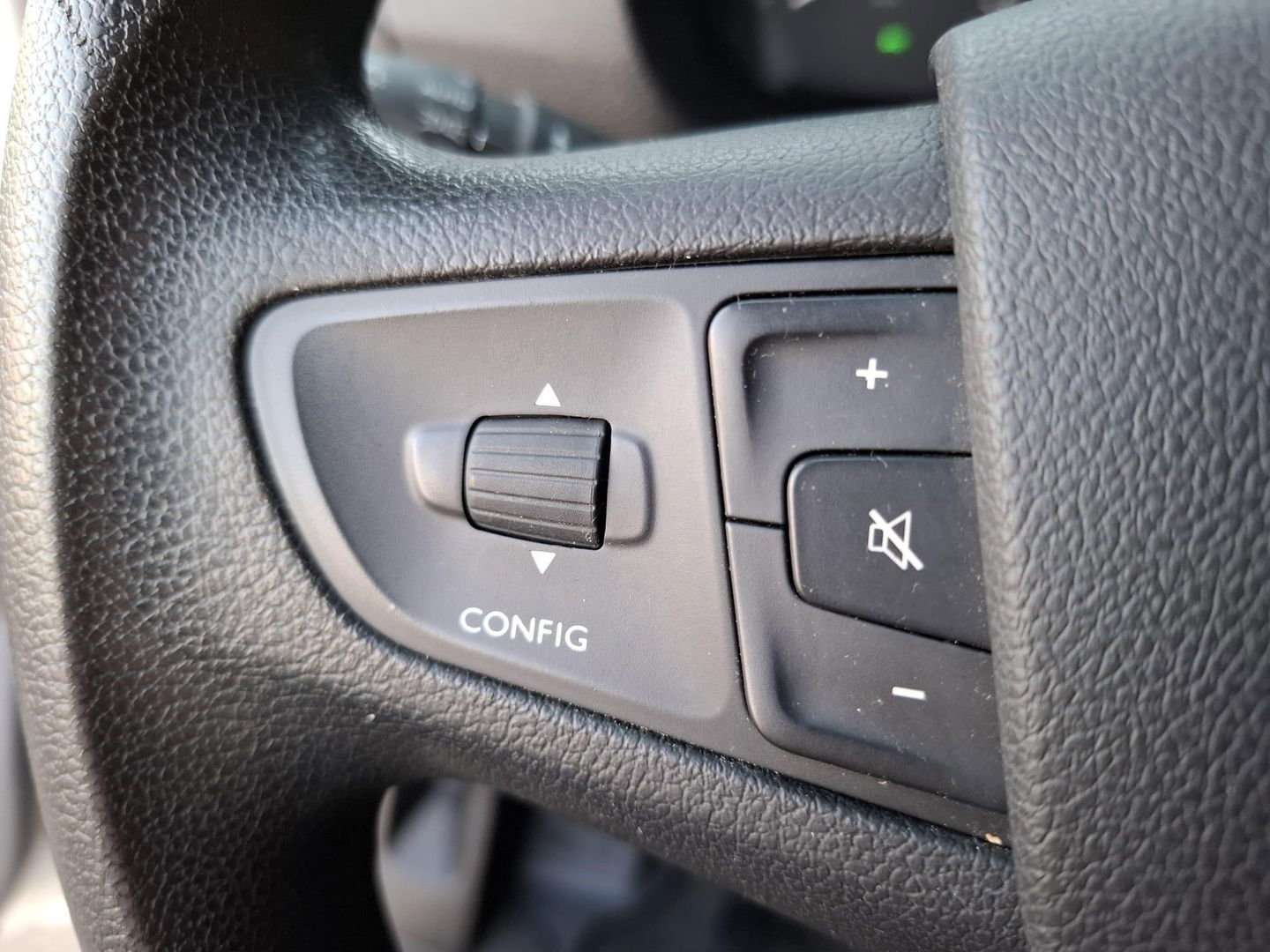 Opel Vivaro 2.0 CDTI L3H1 Edition AIRCO / CRUISE CONTROLE / NAVI / CARPLAY / TREKHAAK / KASTEN INRICHTING