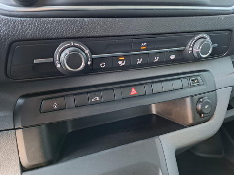 Opel Vivaro 2.0 CDTI L3H1 Edition AIRCO / CRUISE CONTROLE / NAVI / CARPLAY / TREKHAAK / KASTEN INRICHTING